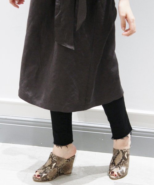 plage(プラージュ)の「スキニーパンツ◆(デニムパンツ・レディース・ブラック/ネイビー・36/38/40)」の12枚目の写真