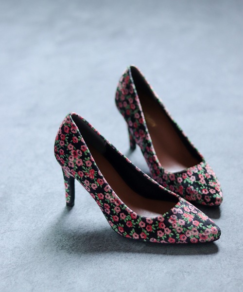 SESTO(セスト)の「8cmヒール美脚ポインテッドトゥパンプス(パンプス・レディース・パープル/マスタード/ブラック系その他/ブルー/ブラウン/ベージュ系その他/その他/レッド/レオパード/アイボリー/ブラック/グレイッシュベージュ/チェック/ダークベージュ・22/23/23.5/25.5/24.5/22.5/24)」の1枚目の写真