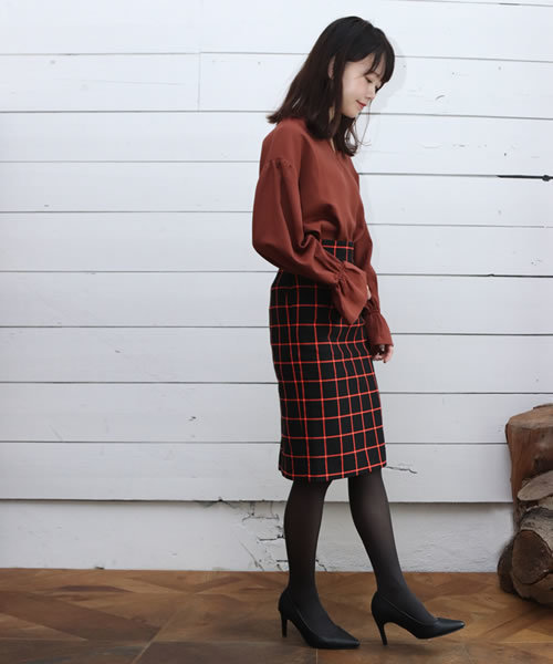 SESTO(セスト)の「8cmヒール美脚ポインテッドトゥパンプス(パンプス・レディース・パープル/マスタード/ブラック系その他/ブルー/ブラウン/ベージュ系その他/その他/レッド/レオパード/アイボリー/ブラック/グレイッシュベージュ/チェック/ダークベージュ・22/23/23.5/25.5/24.5/22.5/24)」の21枚目の写真