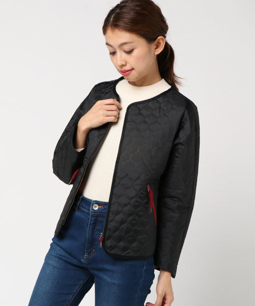 AIGLE(エーグル)の「W ピンソニックノーカラージャケット(ノーカラージャケット・レディース・ブラック/レッド・38/36/40)」の2枚目の写真