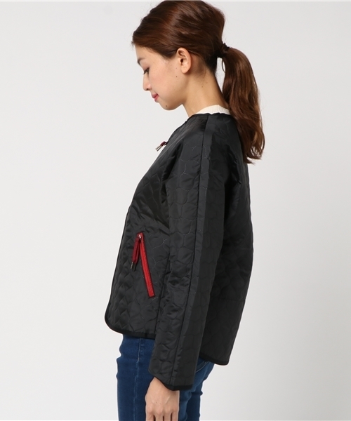 AIGLE(エーグル)の「W ピンソニックノーカラージャケット(ノーカラージャケット・レディース・ブラック/レッド・38/36/40)」の3枚目の写真