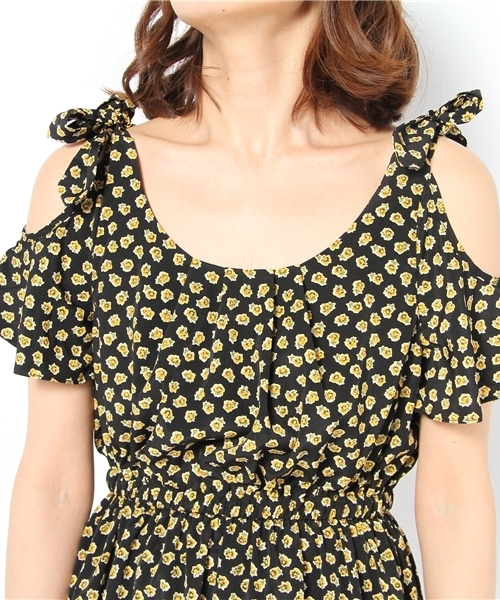 Chico（チコ）の「花柄肩開きOP（ワンピース・レディース・ピンクベージュ/オレンジ/ブラック・FREE）」の5枚目の写真