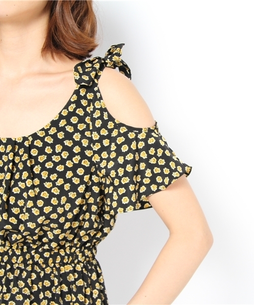 Chico（チコ）の「花柄肩開きOP（ワンピース・レディース・ピンクベージュ/オレンジ/ブラック・FREE）」の6枚目の写真