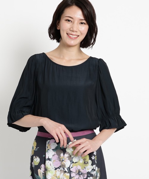 Sunauna（スーナウーナ）の「【洗える】袖コンマットサテンブラウス（シャツ/ブラウス・レディース・ネイビー/ブラウン/マスタード・40/38）」の3枚目の写真