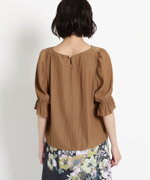 Sunauna（スーナウーナ）の「【洗える】袖コンマットサテンブラウス（シャツ/ブラウス・レディース・ネイビー/ブラウン/マスタード・40/38）」の7枚目の写真
