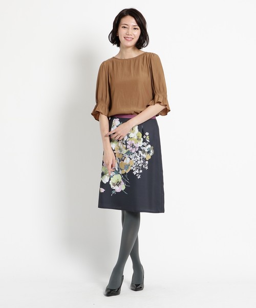 Sunauna（スーナウーナ）の「【洗える】袖コンマットサテンブラウス（シャツ/ブラウス・レディース・ネイビー/ブラウン/マスタード・40/38）」の12枚目の写真