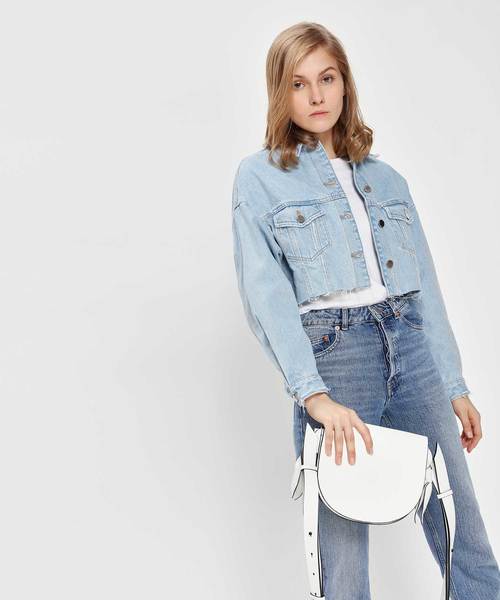 CHARLES & KEITH(チャールズ & キース)の「ノットディテールサドルバッグ / Knot Details Saddle Bag(ショルダーバッグ・レディース・ホワイト/ブラック・M)」の11枚目の写真