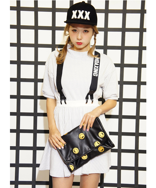 Candy Stripper(キャンディストリッパー)の「BAD SMILE 2WAY CLUTCH BAG(ショルダーバッグ・レディース・オフホワイト/ブラック/ブルー・FREE)」の2枚目の写真