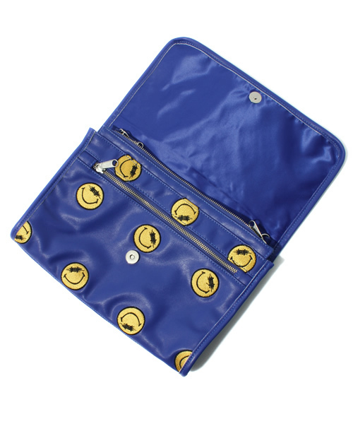 Candy Stripper(キャンディストリッパー)の「BAD SMILE 2WAY CLUTCH BAG(ショルダーバッグ・レディース・オフホワイト/ブラック/ブルー・FREE)」の6枚目の写真