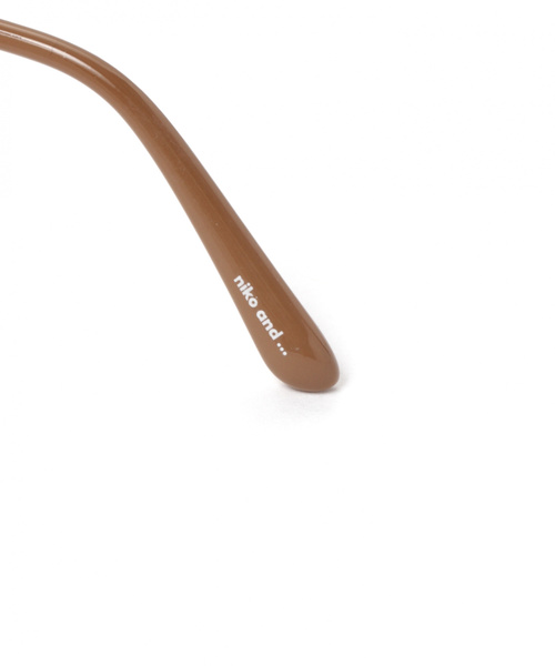 niko and...(ニコアンド)の「オリジナル細リムラウンドダテメガネ(メガネ・レディース・ブラウン/チャコール・FREE)」の16枚目の写真