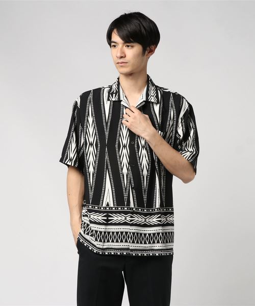 JUGLANS(ユグランス)の「RINGS パネル柄 開襟シャツ(シャツ/ブラウス・メンズ・ホワイト/ブラック・M/L/XL)」の2枚目の写真
