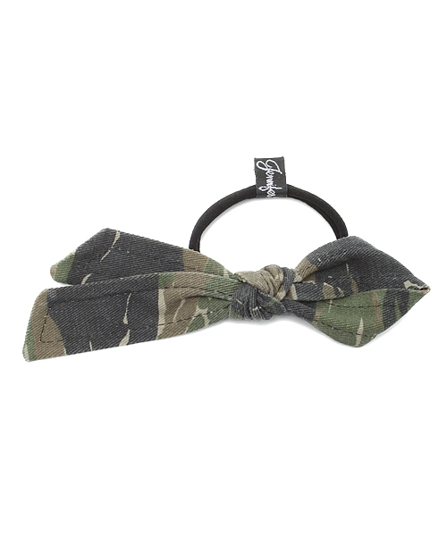 SHIPS for women(シップスフォーウィメン)の「★JENNIFER OUELLETTE:カモ/デニム ヘアゴム(ヘアゴム・レディース・オリーブ/ライトブルー/ネイビー・ONE SIZE)」の2枚目の写真