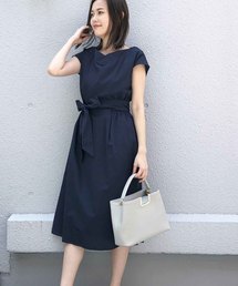 デコルテVワンピース