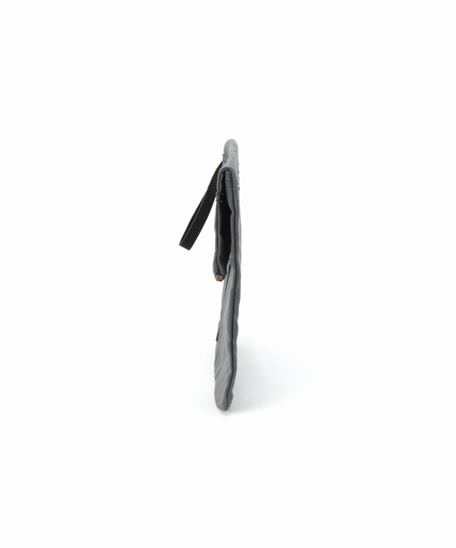 ACME FURNITURE(アクメファニチャー)の「PARAFFIN POUCH(クラッチバッグ・レディース・チャコールグレー/カーキ・FREE)」の13枚目の写真