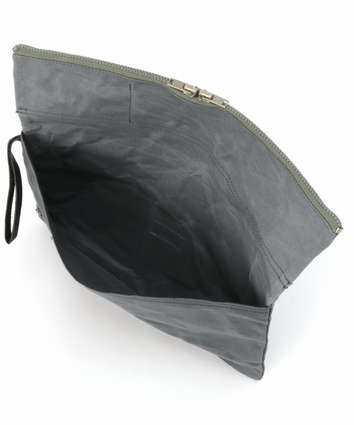 ACME FURNITURE(アクメファニチャー)の「PARAFFIN POUCH(クラッチバッグ・レディース・チャコールグレー/カーキ・FREE)」の10枚目の写真