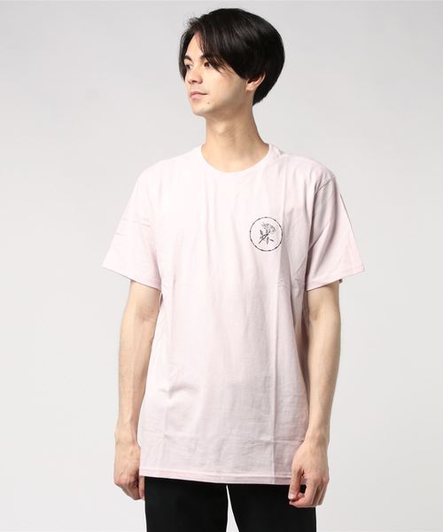 BILLABONG(ビラボン)の「BILLABONG メンズ 【BILLABONG GALLERY】 ENTER SANDMAN SEAN M Tシャツ(Tシャツ/カットソー・メンズ・ライトピンク・SMALL/MEDIUM/LARGE)」の1枚目の写真