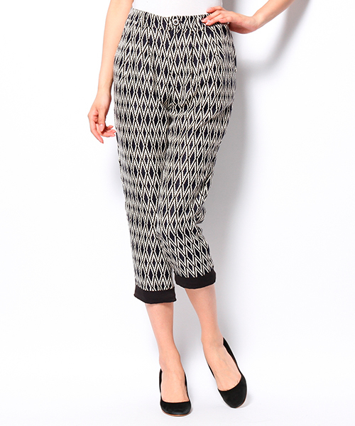 AGOSTO(アゴスト)の「幾何学クロップドパンツ(スラックス・レディース・ネイビー系・MEDIUM/SMALL)」の10枚目の写真