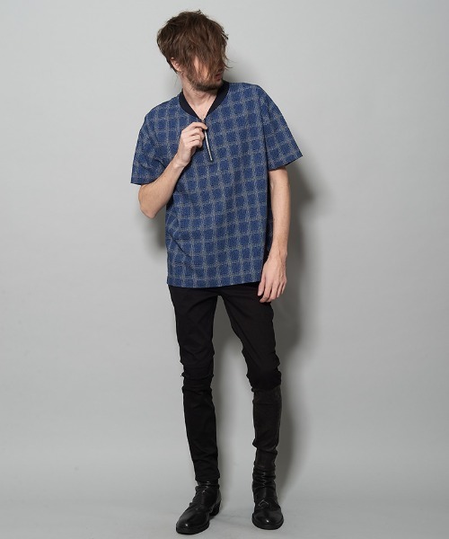 NO ID.(ノーアイディ)の「mhs1554-シアサッカーチェックZIP-PO(シャツ/ブラウス・メンズ・ブラック/ネイビー・1/2)」の10枚目の写真