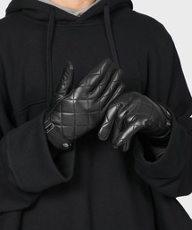 Vivienne Westwood ACCESSORIES（ヴィヴィアンウエストウッドアクセサリー）の「キルティング レザーグローブ【209984 571M】（手袋）」