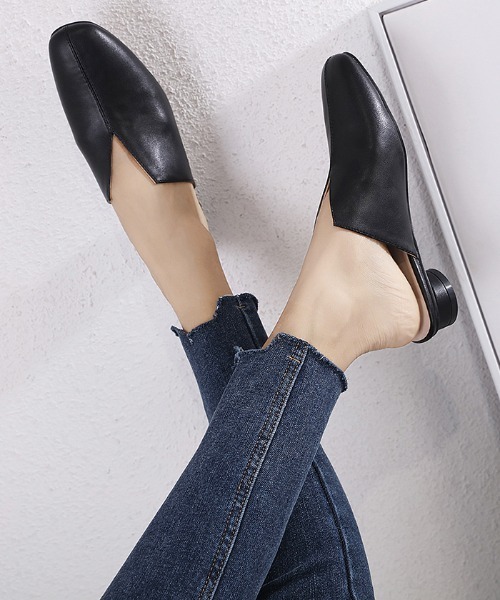 Futier land（フューティアランド）の「Vカットフラットサンダル（サンダル・レディース・アイボリー/ブラック/ブルー・36/37/38/39/40）」の4枚目の写真