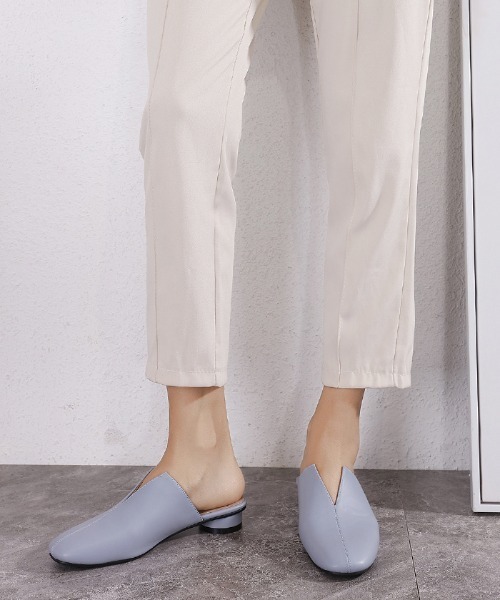 Futier land（フューティアランド）の「Vカットフラットサンダル（サンダル・レディース・アイボリー/ブラック/ブルー・36/37/38/39/40）」の9枚目の写真