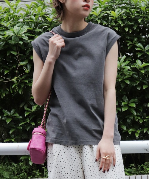 Shelly island（シェリーアイランド）の「ピグメントノースリーブトップス（Tシャツ/カットソー・レディース・ホワイト/ブラック/ベージュ/ブラウン・FREE）」の2枚目の写真