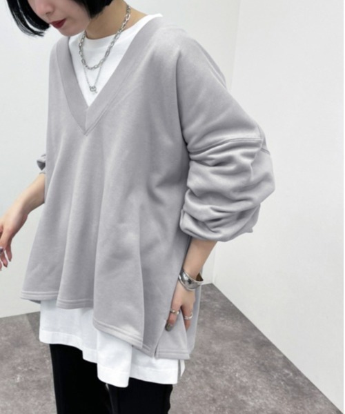 apres jour mignon(アプレジュールミニョン)の「深Vネックスウェット【ZOZOTOWN限定アイテム】(スウェット・レディース・ブラック/グレー/グリーン/アイボリー・X-LARGE/フリー)」の3枚目の写真