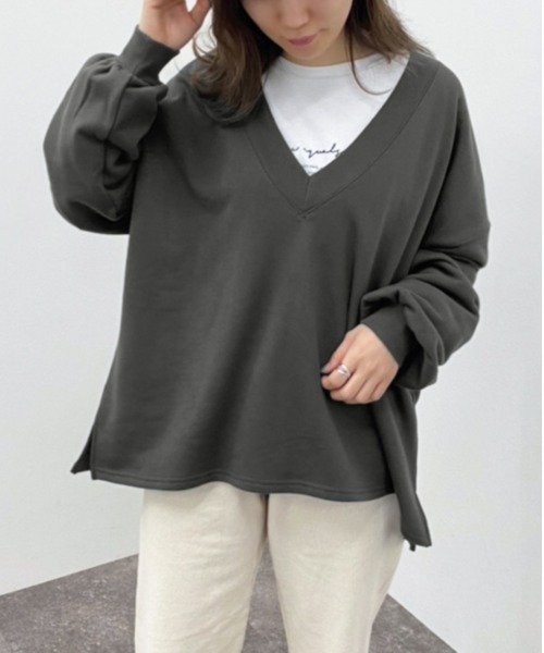 apres jour mignon(アプレジュールミニョン)の「深Vネックスウェット【ZOZOTOWN限定アイテム】(スウェット・レディース・ブラック/グレー/グリーン/アイボリー・X-LARGE/フリー)」の1枚目の写真