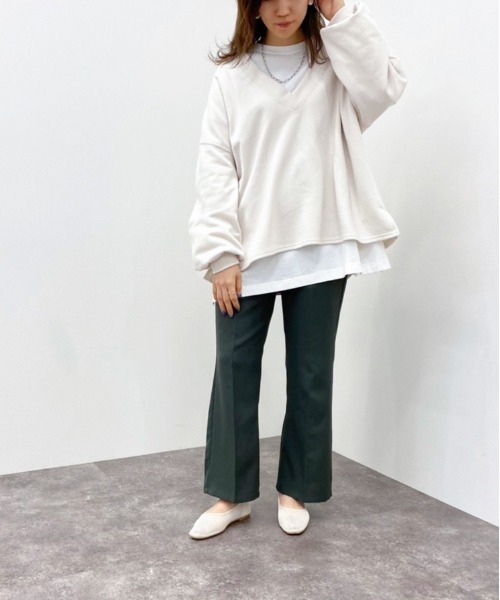 apres jour mignon(アプレジュールミニョン)の「深Vネックスウェット【ZOZOTOWN限定アイテム】(スウェット・レディース・ブラック/グレー/グリーン/アイボリー・X-LARGE/フリー)」の13枚目の写真