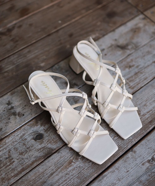 SESTO(セスト)の「編み上げストラップミドルヒールサンダル(サンダル・レディース・ブラック/レッド/アイボリー/キャメル・LL/3L/S/M/L)」の2枚目の写真