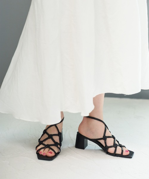 SESTO(セスト)の「編み上げストラップミドルヒールサンダル(サンダル・レディース・ブラック/レッド/アイボリー/キャメル・LL/3L/S/M/L)」の5枚目の写真