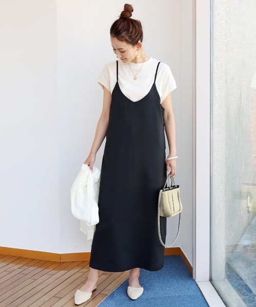 andme(アンドミー)の「きれいめツイルVネックキャミワンピース(ワンピース・レディース・ブラック/モカ/グレー系その他/ダークカーキ/ブルー/ネイビー/ライトカーキ・M/L)」の2枚目の写真
