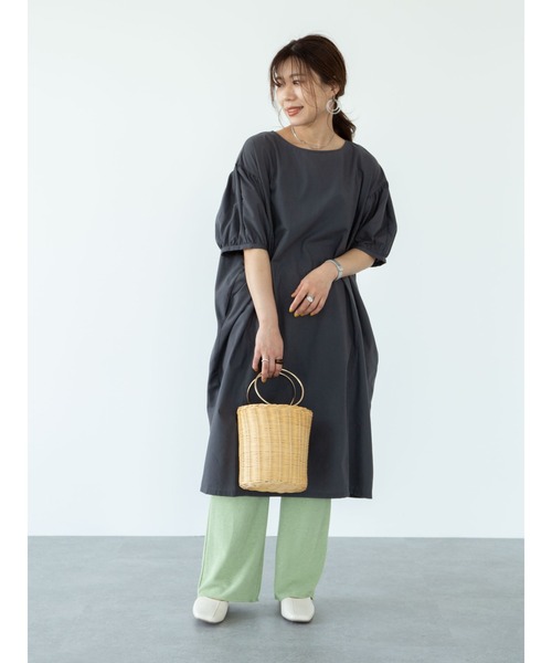 Green Parks(グリーンパークス)の「ゆったりボリュームワンピース*(ワンピース・レディース・チャコールグレー/ベージュ/グリーン・FREE)」の8枚目の写真