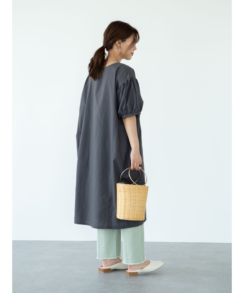 Green Parks(グリーンパークス)の「ゆったりボリュームワンピース*(ワンピース・レディース・チャコールグレー/ベージュ/グリーン・FREE)」の12枚目の写真