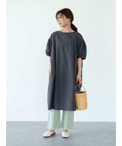Green Parks(グリーンパークス)の「ゆったりボリュームワンピース*(ワンピース・レディース・チャコールグレー/ベージュ/グリーン・FREE)」の4枚目の写真