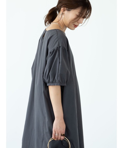 Green Parks(グリーンパークス)の「ゆったりボリュームワンピース*(ワンピース・レディース・チャコールグレー/ベージュ/グリーン・FREE)」の14枚目の写真