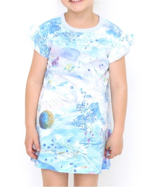 Design Tshirts Store graniph(デザイン ティーシャツ ストア グラニフ)の「眺め(清水美紅)|コラボキッズボックスフリルワンピース(ライトブルー)(ワンピース・キッズ・ライトブルー・90/110/130)」の8枚目の写真