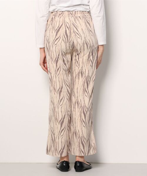 Per sist ence(パーシエンス)の「Per sist ence/パーシエンス ゼブラ柄フレアパンツ(その他パンツ・レディース・アイボリー/モカ・FREE)」の4枚目の写真