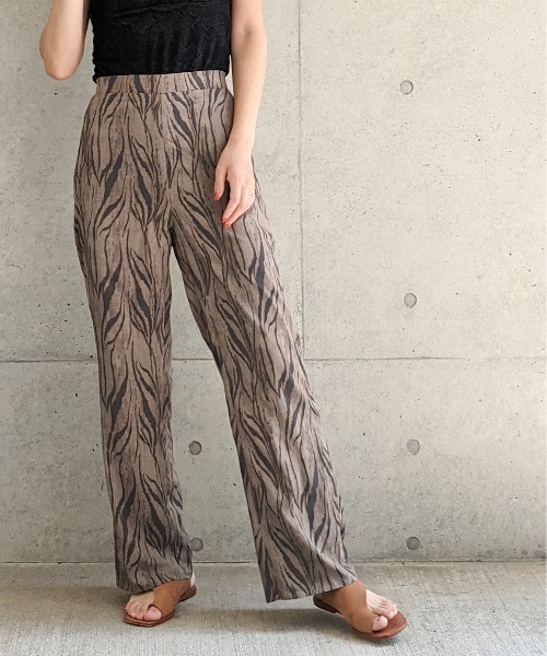 Per sist ence(パーシエンス)の「Per sist ence/パーシエンス ゼブラ柄フレアパンツ(その他パンツ・レディース・アイボリー/モカ・FREE)」の1枚目の写真