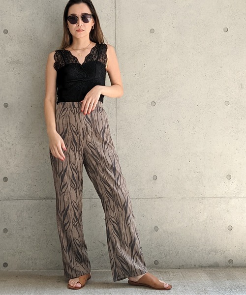 Per sist ence(パーシエンス)の「Per sist ence/パーシエンス ゼブラ柄フレアパンツ(その他パンツ・レディース・アイボリー/モカ・FREE)」の15枚目の写真