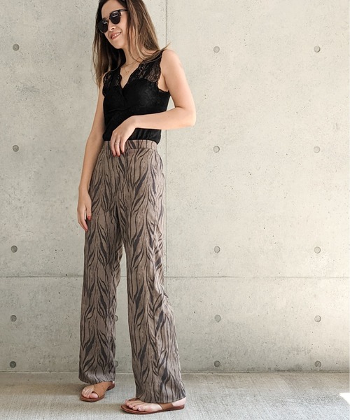 Per sist ence(パーシエンス)の「Per sist ence/パーシエンス ゼブラ柄フレアパンツ(その他パンツ・レディース・アイボリー/モカ・FREE)」の16枚目の写真