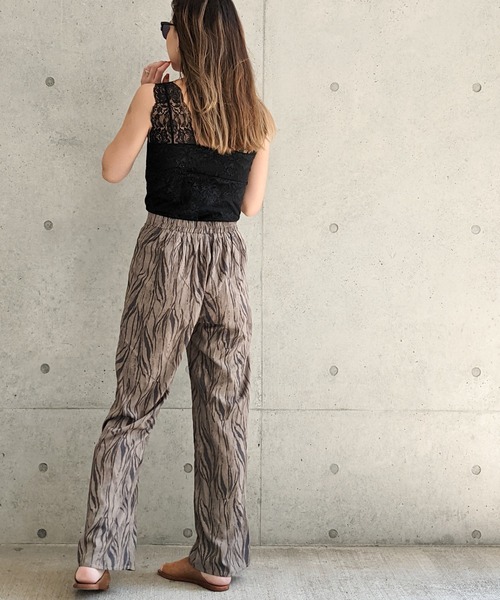 Per sist ence(パーシエンス)の「Per sist ence/パーシエンス ゼブラ柄フレアパンツ(その他パンツ・レディース・アイボリー/モカ・FREE)」の18枚目の写真