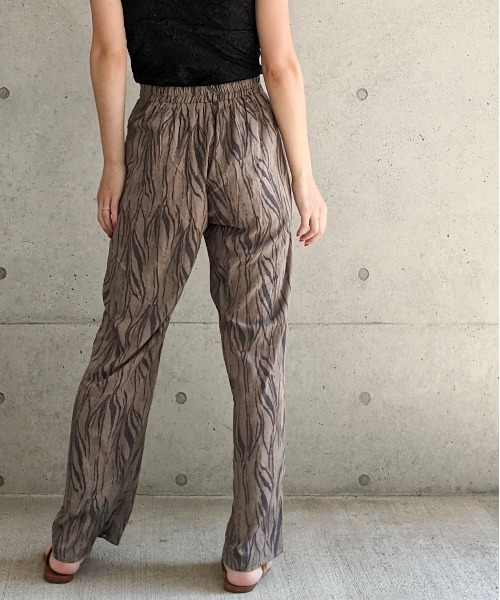 Per sist ence(パーシエンス)の「Per sist ence/パーシエンス ゼブラ柄フレアパンツ(その他パンツ・レディース・アイボリー/モカ・FREE)」の20枚目の写真