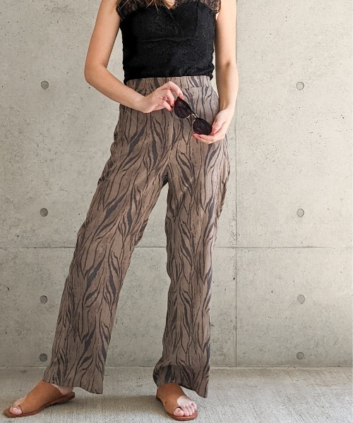 Per sist ence(パーシエンス)の「Per sist ence/パーシエンス ゼブラ柄フレアパンツ(その他パンツ・レディース・アイボリー/モカ・FREE)」の22枚目の写真