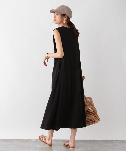 GLOBAL WORK(グローバルワーク)の「肩タックバックフレアワンピース/950295(ワンピース・レディース・ブラック/グリーン/ブラウン・FREE)」の12枚目の写真