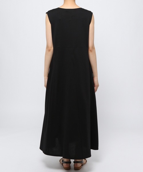 GLOBAL WORK(グローバルワーク)の「肩タックバックフレアワンピース/950295(ワンピース・レディース・ブラック/グリーン/ブラウン・FREE)」の4枚目の写真