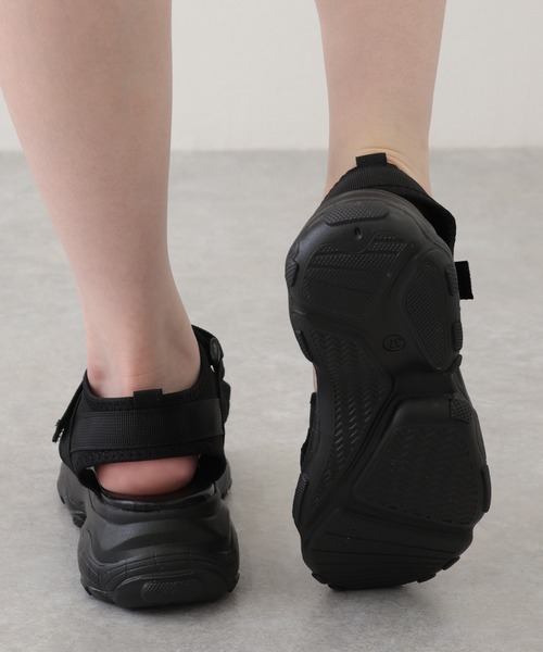 Lace Ladies（レースレディース）の「厚底スポーツサンダル（サンダル・レディース・ベージュ/ブラック/ブラック系1・24.5/25/23.5/24/22.5/23/ 25）」の18枚目の写真