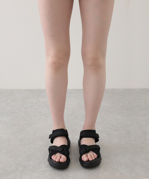 Lace Ladies（レースレディース）の「厚底スポーツサンダル（サンダル・レディース・ベージュ/ブラック/ブラック系1・24.5/25/23.5/24/22.5/23/ 25）」の21枚目の写真