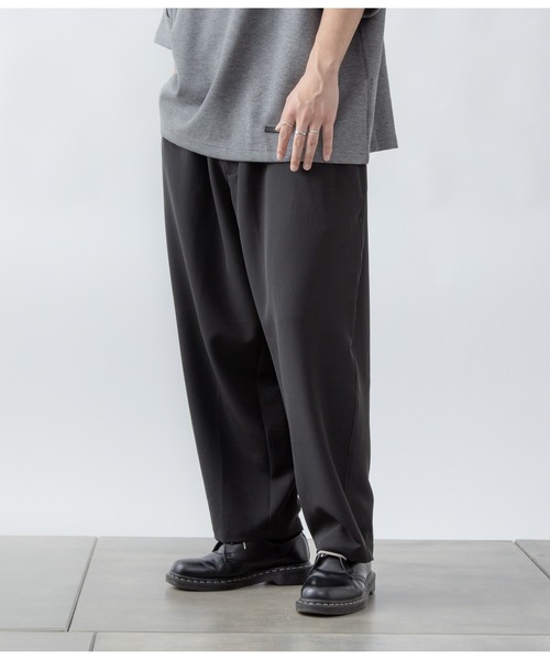 COLONY 2139(コロニートゥーワンスリーナイン)の「ストレッチイージーケアパンツ(バルーン)/ワイドテーパード ※セットアップ対応(スラックス・メンズ・ブラック/チャコールグレー/ネイビー・MEDIUM/LARGE/SMALL)」の2枚目の写真