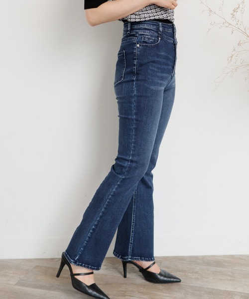 LIPSERVICE（リップサービス）の「スリムフレアdenimパンツ（デニムパンツ・レディース・ブラウン/インディゴブルー/ブラック・S/M）」の17枚目の写真